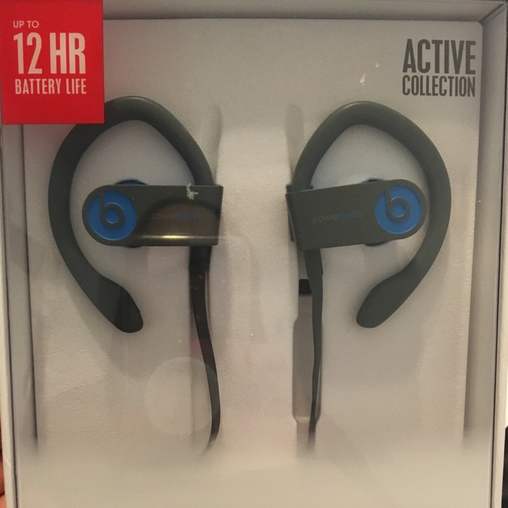 Over the ear earphones. Wireless.